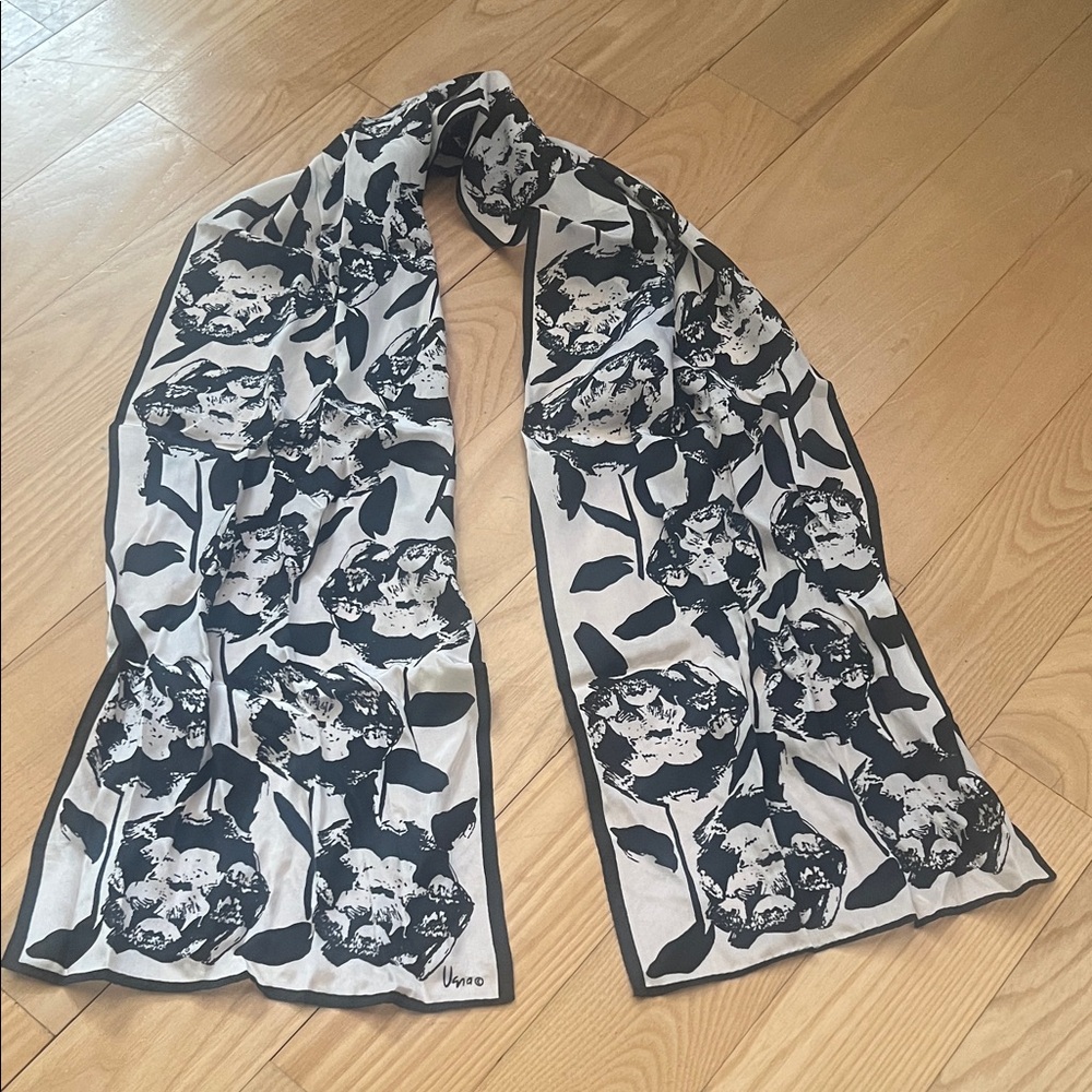Vera Vintage Scarf Graphic Black White Abstract Floral 100% silk